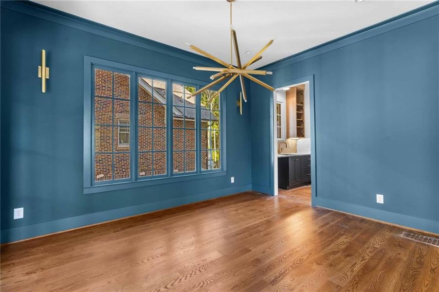 Spacious, unfurnished interior of a new home in , Atlanta (Image 10).