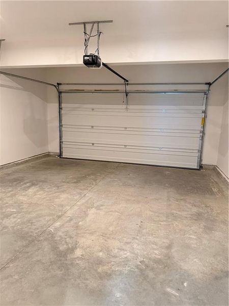 Spacious, unfurnished interior of a new home in Annsbury Park, Lilburn (Image 11). Spacious, unfurnished interior of a new home in Annsbury Park, Lilburn (Image 11).