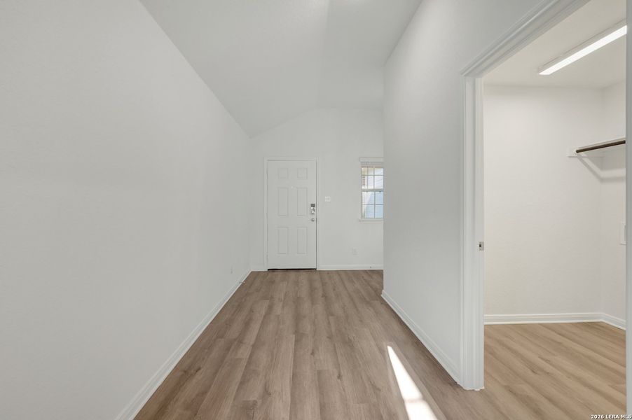 Spacious, unfurnished interior of a new home in Park Place, New Braunfels (Image 25).