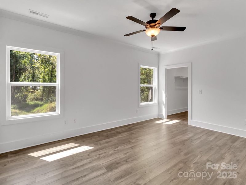 Spacious, unfurnished interior of a new home in , Asheville (Image 8).