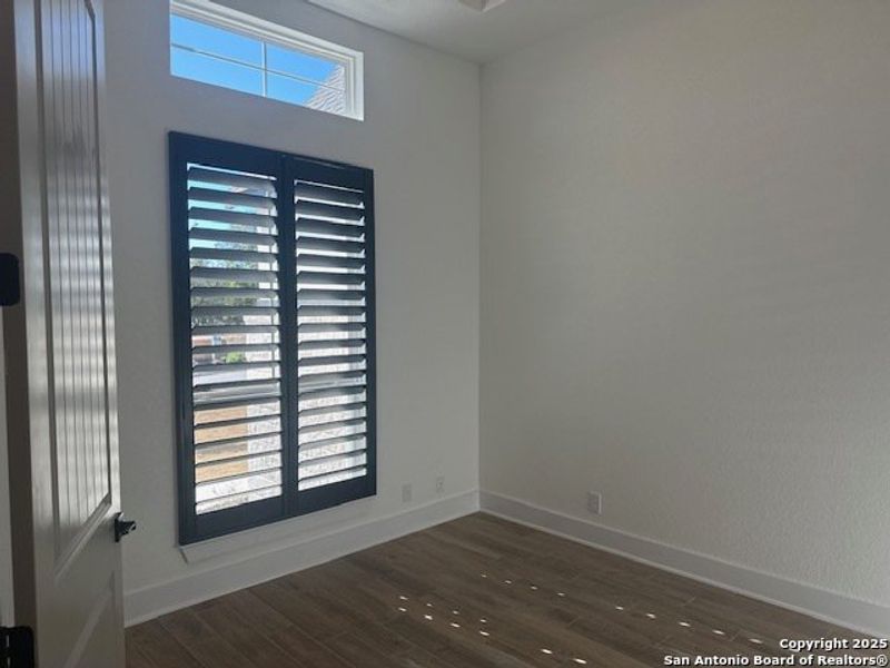 Spacious, unfurnished interior of a new home in Heimer Estates at Garden Ridge, San Antonio (Image 18).