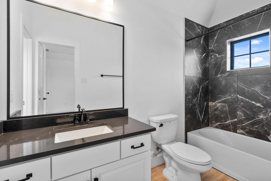 Furnished interior view inside a new home in Evergreen, Conroe (Image 6).