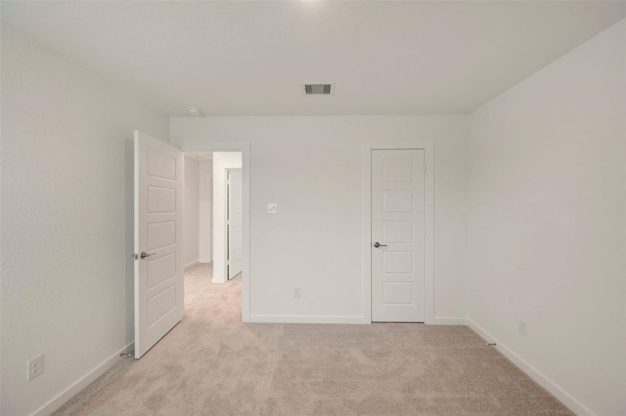 Spacious, unfurnished interior of a new home in Ambrose, La Marque (Image 21).