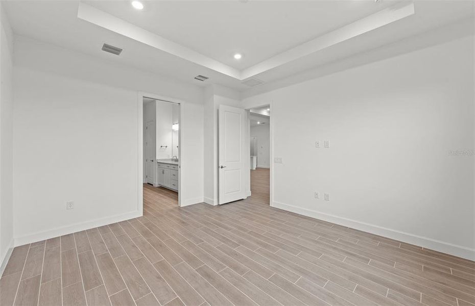 Spacious, unfurnished interior of a new home in Del Webb Catalina, Lakewood Ranch (Image 19).