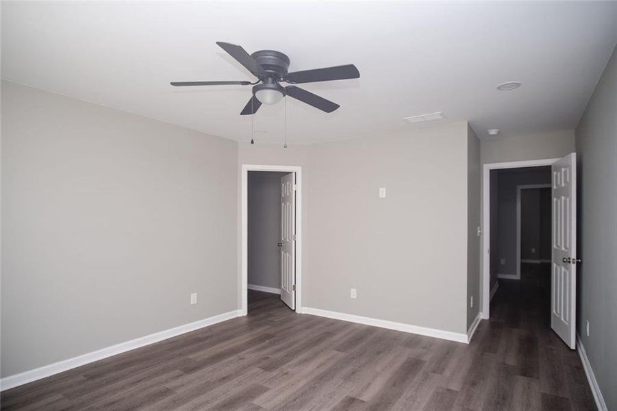 Spacious, unfurnished interior of a new home in , Stockbridge (Image 18).