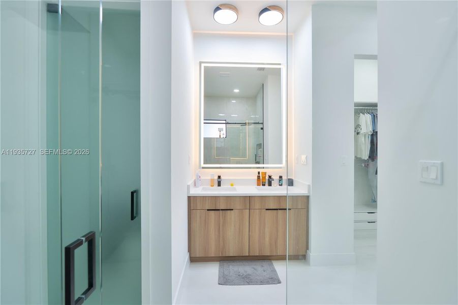 Furnished interior view inside a new home in , Cape Coral (Image 19).