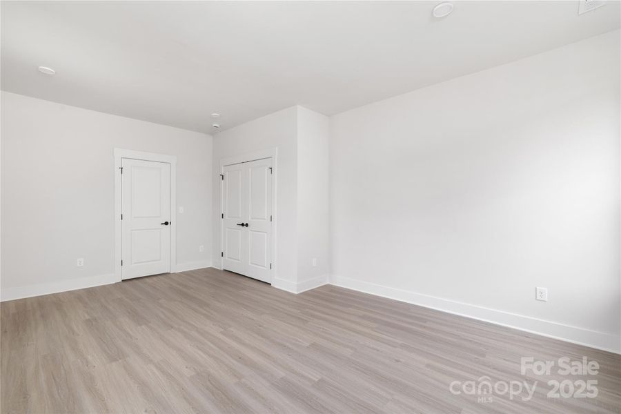 Spacious, unfurnished interior of a new home in , Hickory (Image 21).