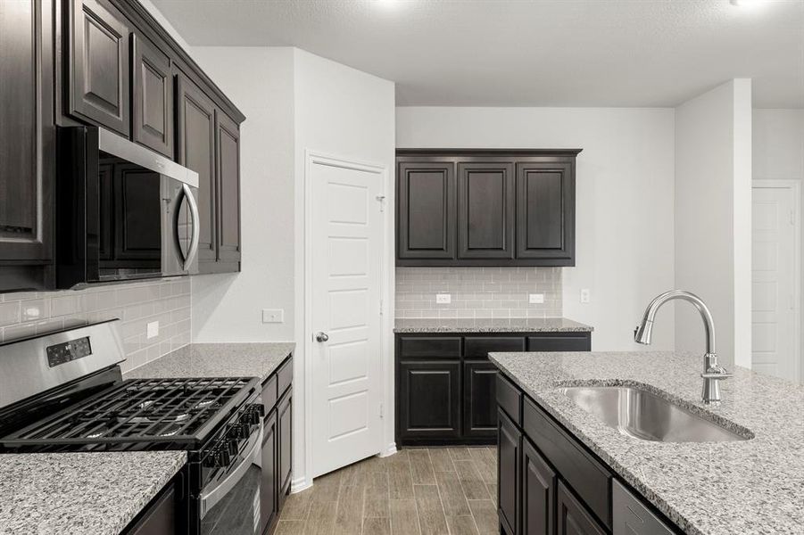 11. 1825 Hazer - Kitchen (3)