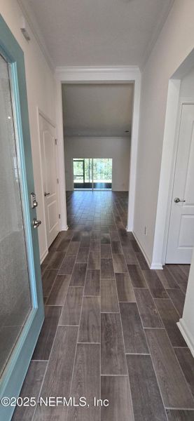 Spacious, unfurnished interior of a new home in Sawmill Branch Express, Palm Coast (Image 18).