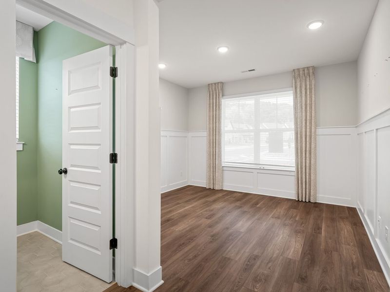 Spacious, unfurnished interior of a new home in Carellton, Gallatin (Image 24).