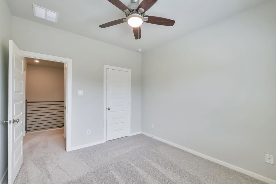 Spacious, unfurnished interior of a new home in Summer Place  35', Montgomery (Image 46).