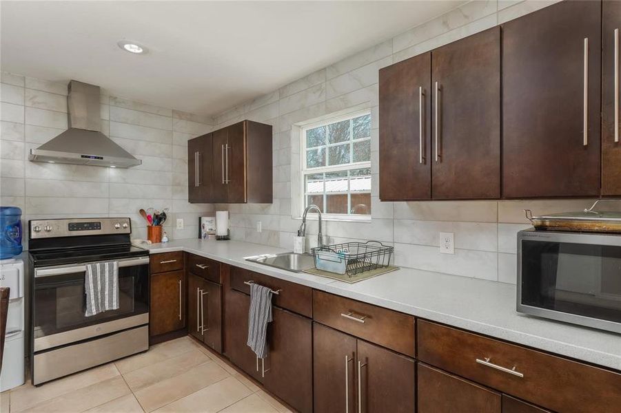 Furnished interior view inside a new home in , Azle (Image 3). Furnished interior view inside a new home in , Azle (Image 3).