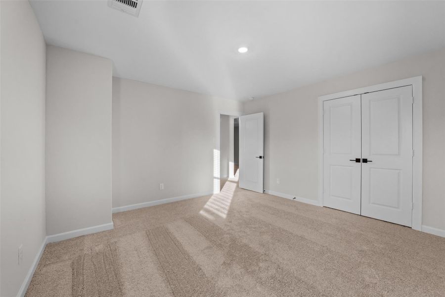 Spacious, unfurnished interior of a new home in Wedgewood Forest, Conroe (Image 17). Spacious, unfurnished interior of a new home in Wedgewood Forest, Conroe (Image 17).