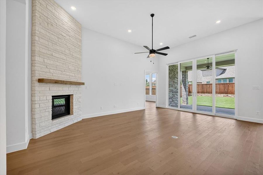 Spacious, unfurnished interior of a new home in Sandbrock Ranch, Aubrey (Image 14). Spacious, unfurnished interior of a new home in Sandbrock Ranch, Aubrey (Image 14).