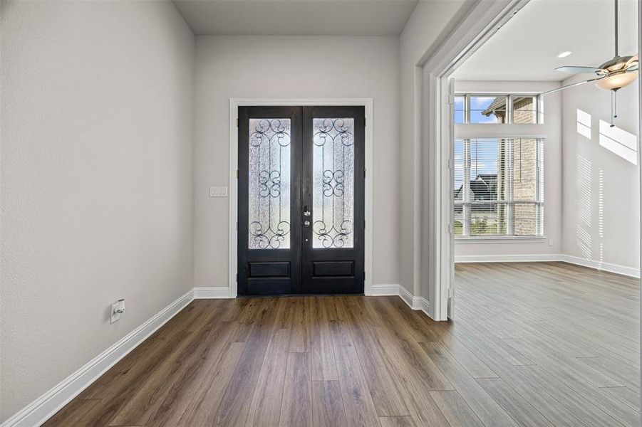 Spacious, unfurnished interior of a new home in Tuscan Estates (1 Acre Lots), Waxahachie (Image 27). Spacious, unfurnished interior of a new home in Tuscan Estates (1 Acre Lots), Waxahachie (Image 27).