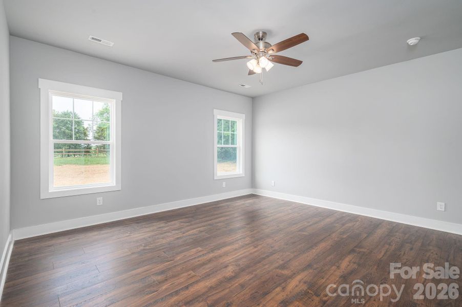 Spacious, unfurnished interior of a new home in , Maiden (Image 19).