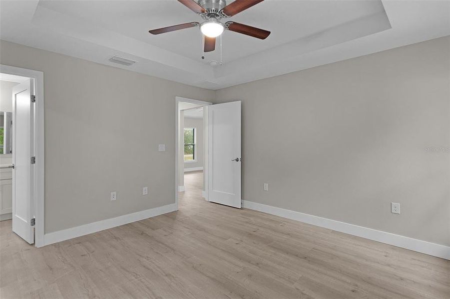 Spacious, unfurnished interior of a new home in , Ocklawaha (Image 27).
