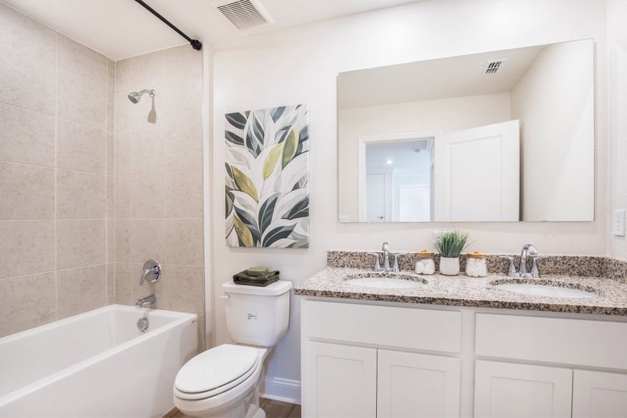Representative furnished interior of a home built from the Carlisle by Maronda Homes in Cassie Oaks, Jacksonville (Image 23).