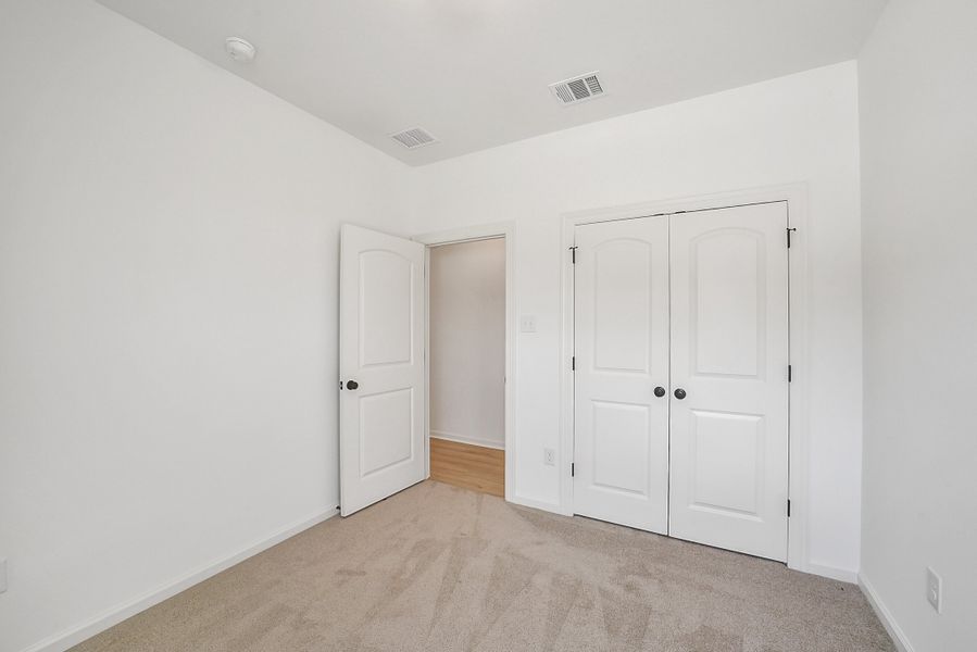 Spacious, unfurnished interior of a new home in Mostyn Springs, Magnolia (Image 31).