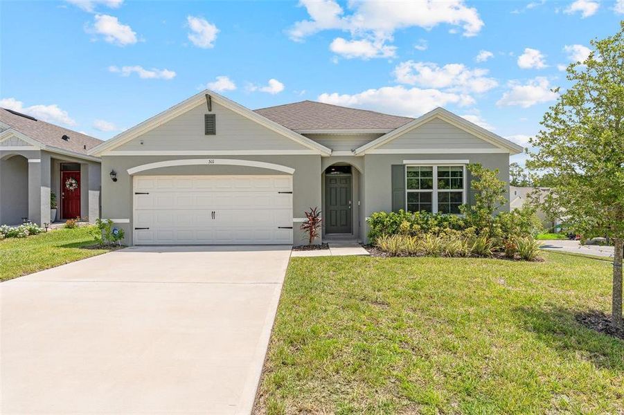 Exterior details and patio area of a home in , Deland (Image 21).