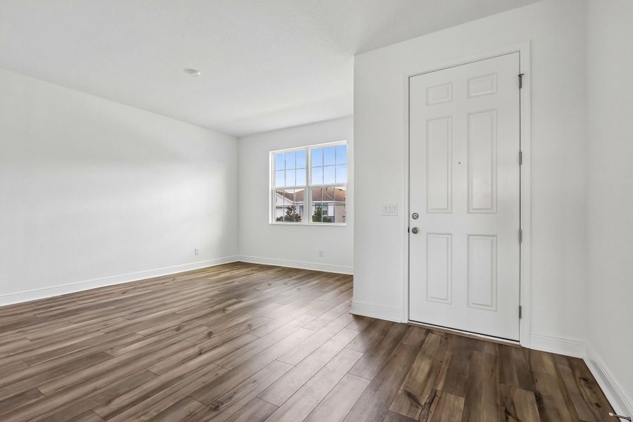 Spacious, unfurnished interior of a new home in Park View at the Hills, Minneola (Image 6).