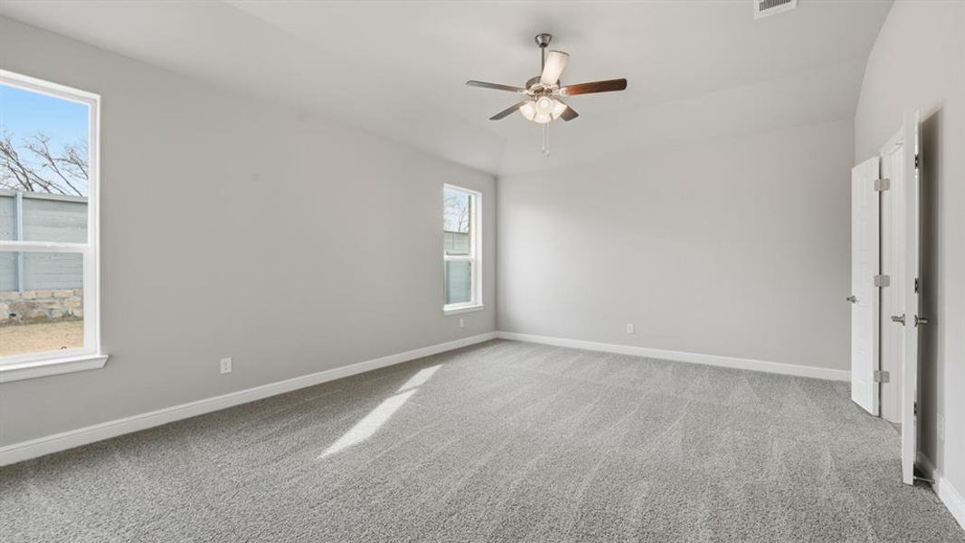 Spacious, unfurnished interior of a new home in Treeline, Justin (Image 20).
