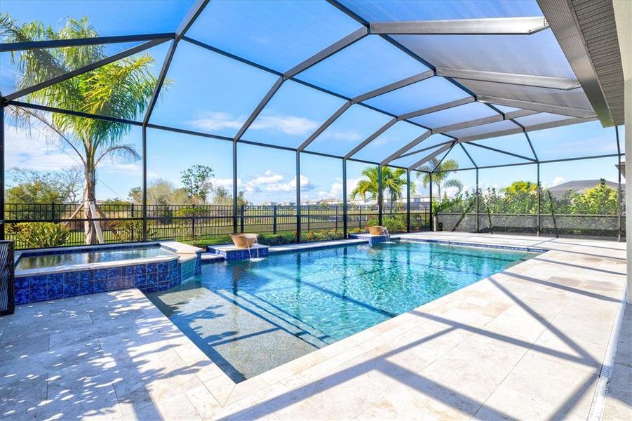 Exterior details and patio area of a home in , Bradenton (Image 34).