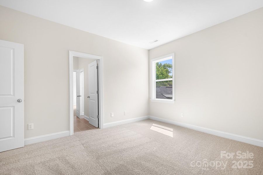 Spacious, unfurnished interior of a new home in Harbor Watch, Statesville (Image 25).