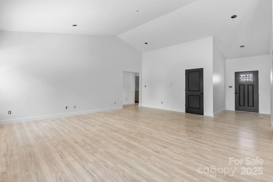 Spacious, unfurnished interior of a new home in , Claremont (Image 10).