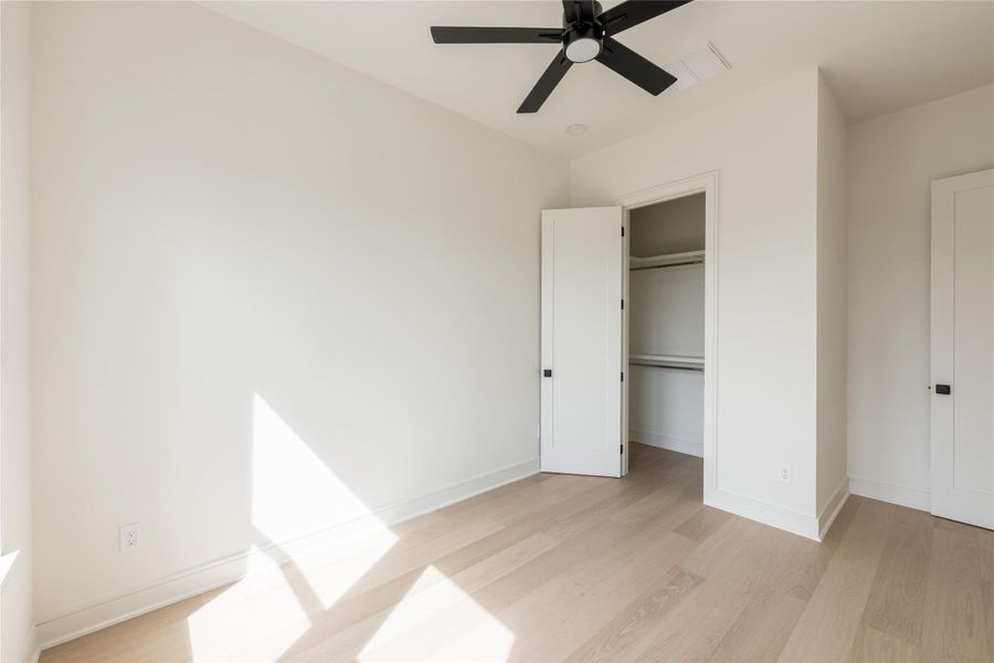 Spacious, unfurnished interior of a new home in , Houston (Image 19).