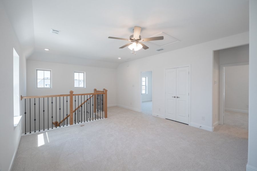 Spacious, unfurnished interior of a new home in Treeline, Justin (Image 16).