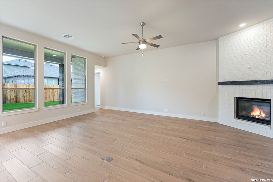 Spacious, unfurnished interior of a new home in Mont Blanc, Schertz (Image 17).