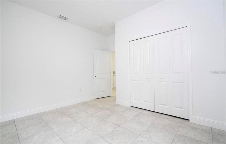 Spacious, unfurnished interior of a new home in , Citrus Springs (Image 41).