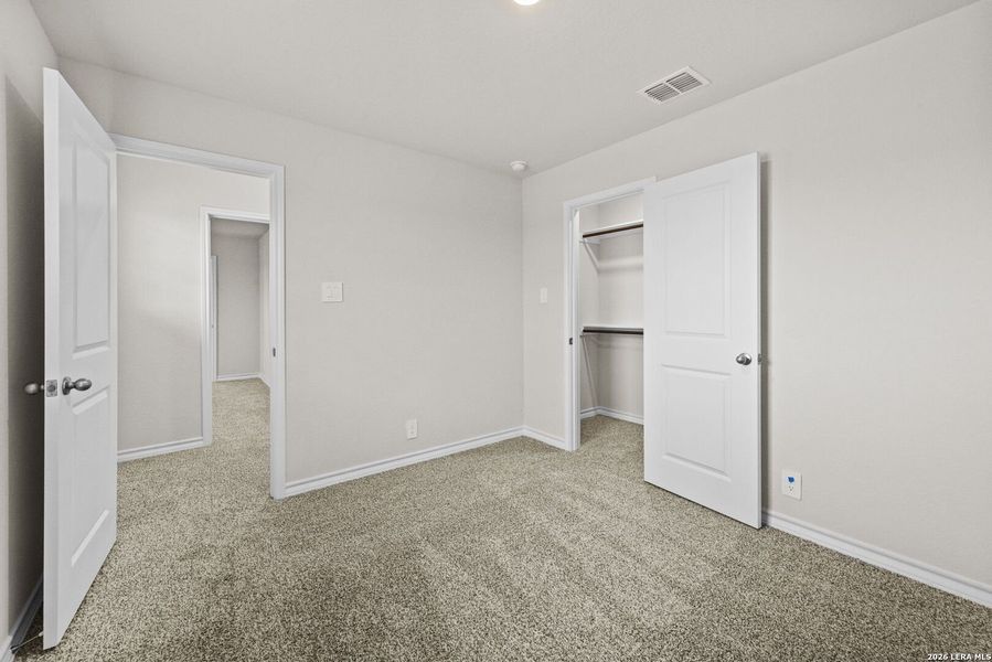 Spacious, unfurnished interior of a new home in Stonehill, San Antonio (Image 14).