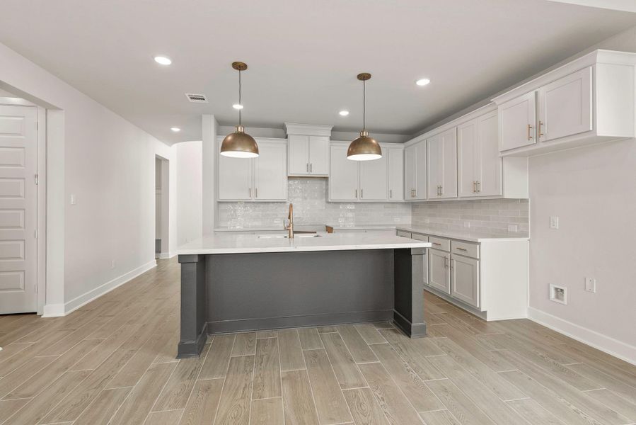 Representative image. Features, selections and colors may vary.