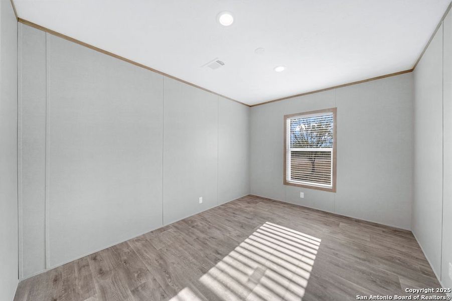 Spacious, unfurnished interior of a new home in , Moore (Image 14).