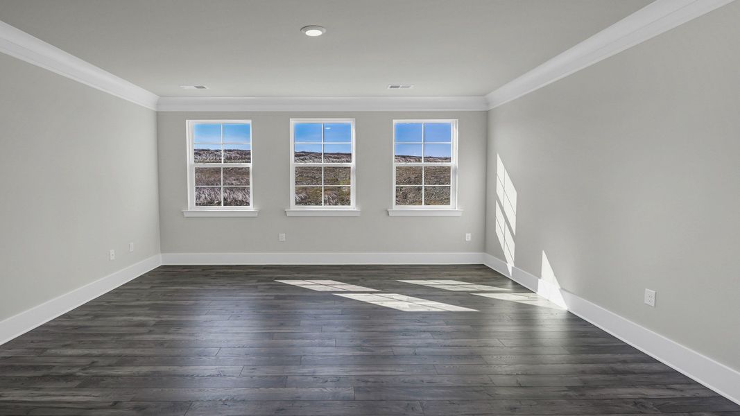 Spacious, unfurnished interior of a new home in Livingston Woods, Irmo (Image 21).