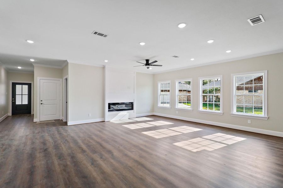 Spacious, unfurnished interior of a new home in , Crosby (Image 24).