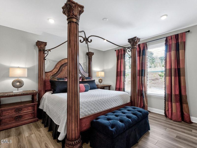 022-1280x960-primary-bedroom 022-1280x960-primary-bedroom