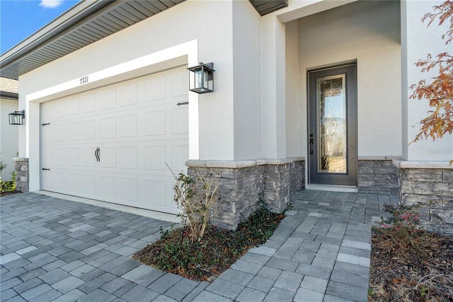 Exterior details and patio area of a home in Reunion Village, Kissimmee (Image 26).