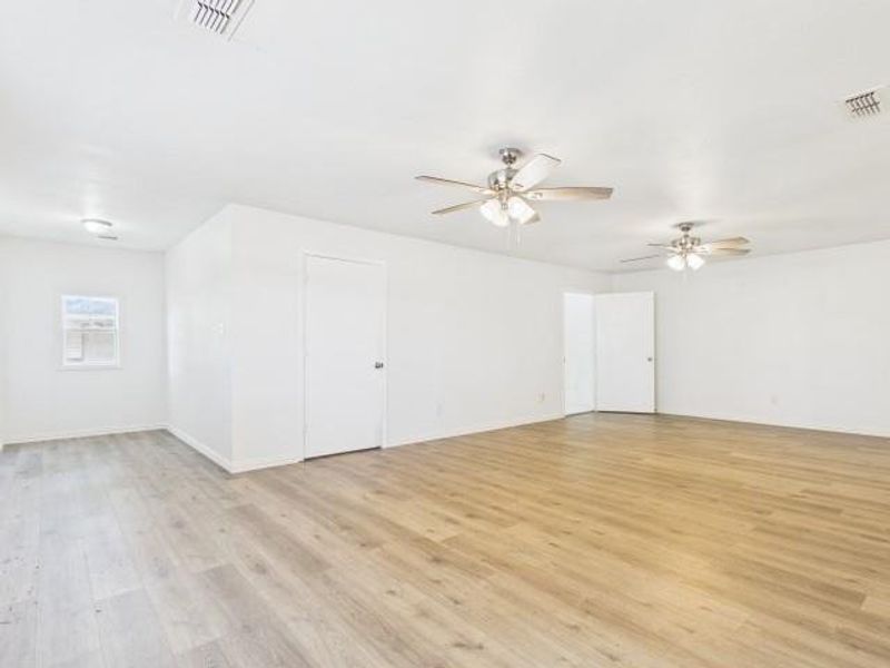 Spacious, unfurnished interior of a new home in , Athens (Image 17).