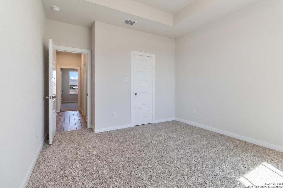Spacious, unfurnished interior of a new home in Bonita Vista, Pleasanton (Image 27).