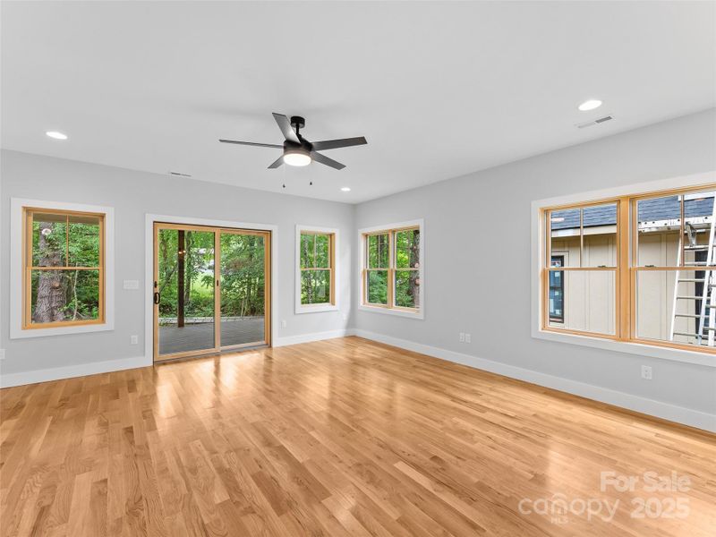 Spacious, unfurnished interior of a new home in , Brevard (Image 25).