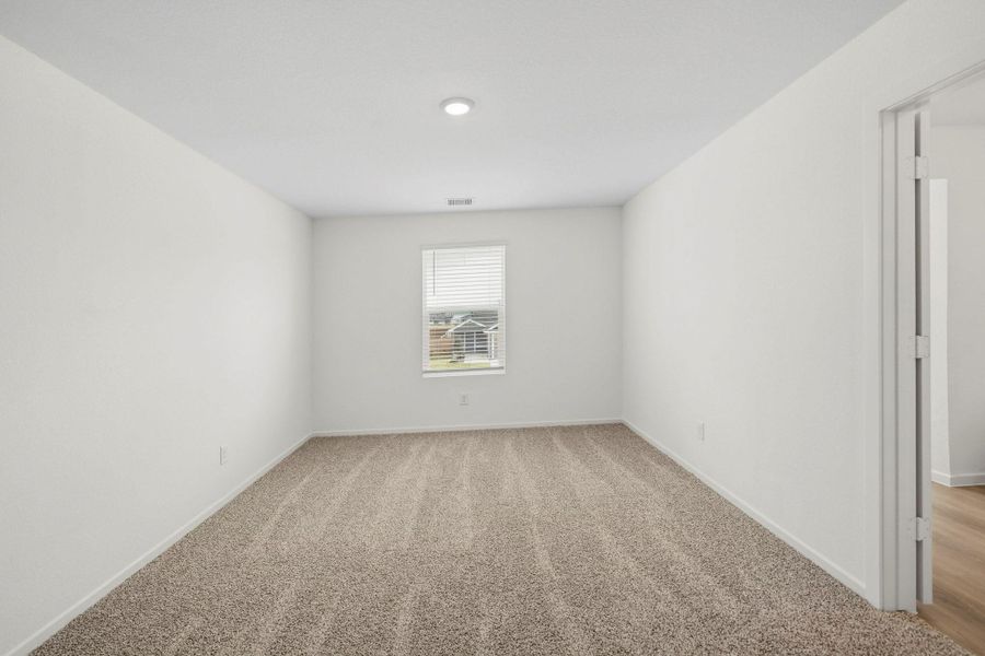 Spacious, unfurnished interior of a new home in , China (Image 23).