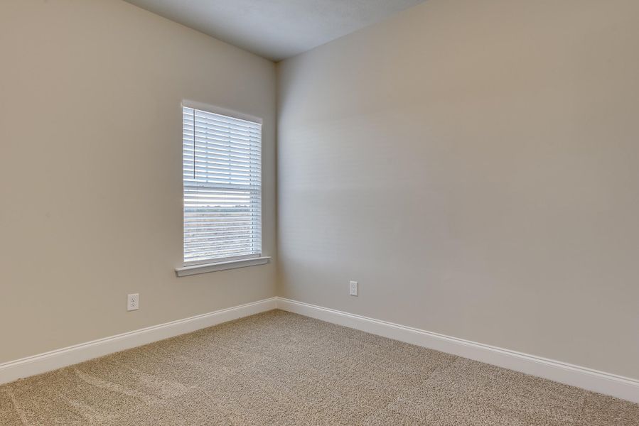 Spacious, unfurnished interior of a new home in , Edgefield (Image 8).