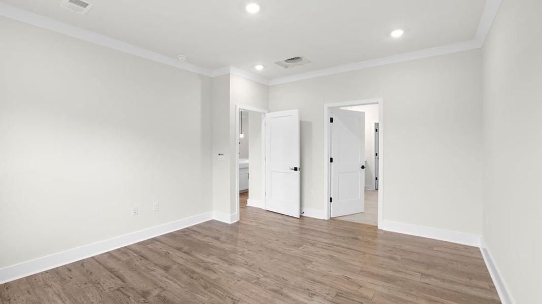 Spacious, unfurnished interior of a new home in Adams Glen, Greenville (Image 32).
