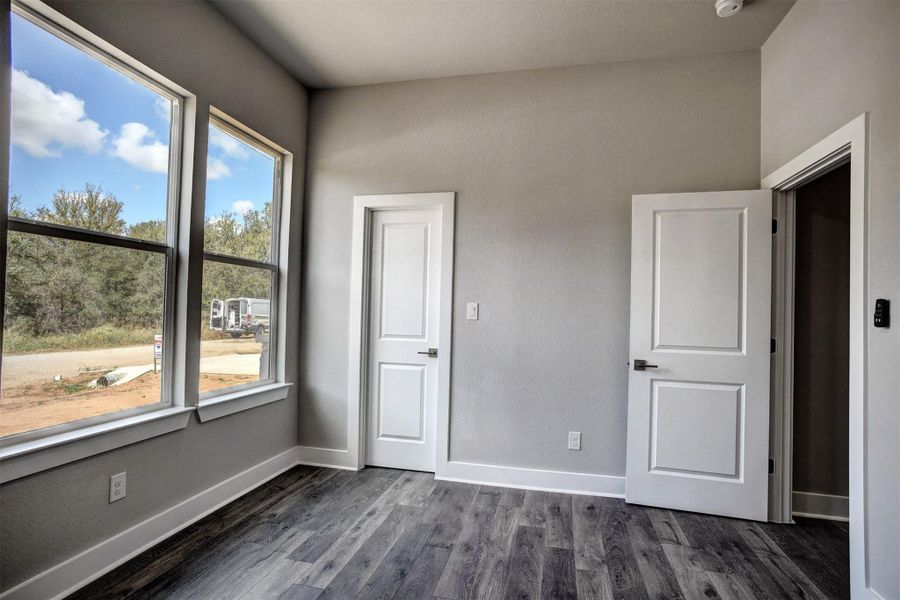 Spacious, unfurnished interior of a new home in , Bastrop (Image 27).