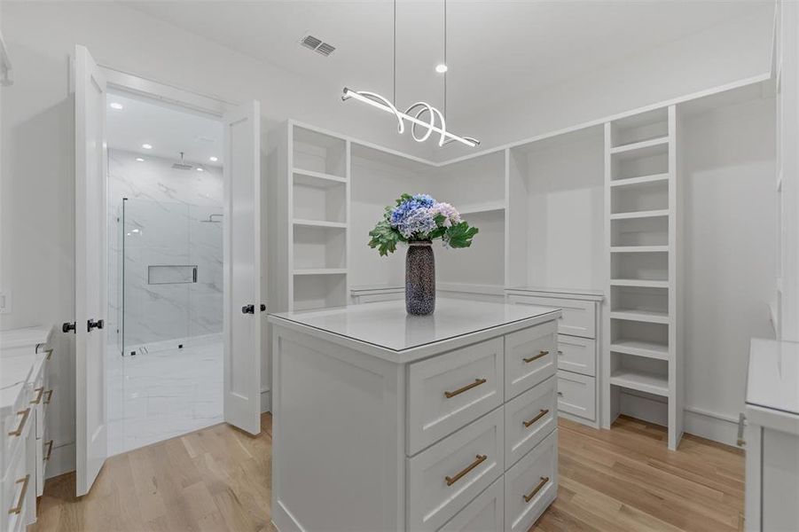 Furnished interior view inside a new home in , Dallas (Image 10).