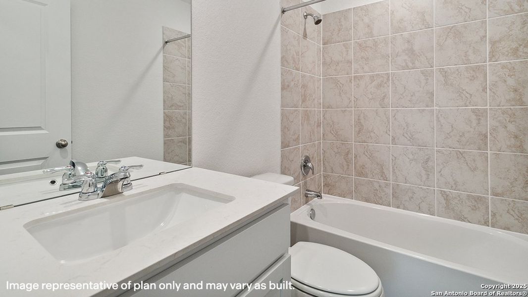Furnished interior view inside a new home in Arroyo Ranch, Seguin (Image 8).
