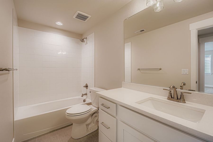 1825 Flourish - Full Bathroom 1825 Flourish - Full Bathroom